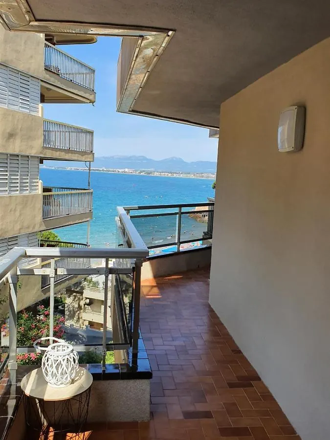 Amazing Luxe Seaview Beach Salou 0*,